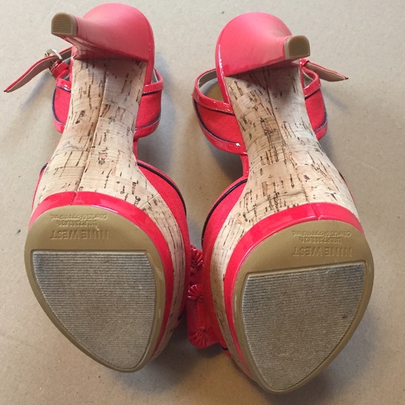 Nine West Red Platform Slingback Heels w/Bows - Picture 3 of 4